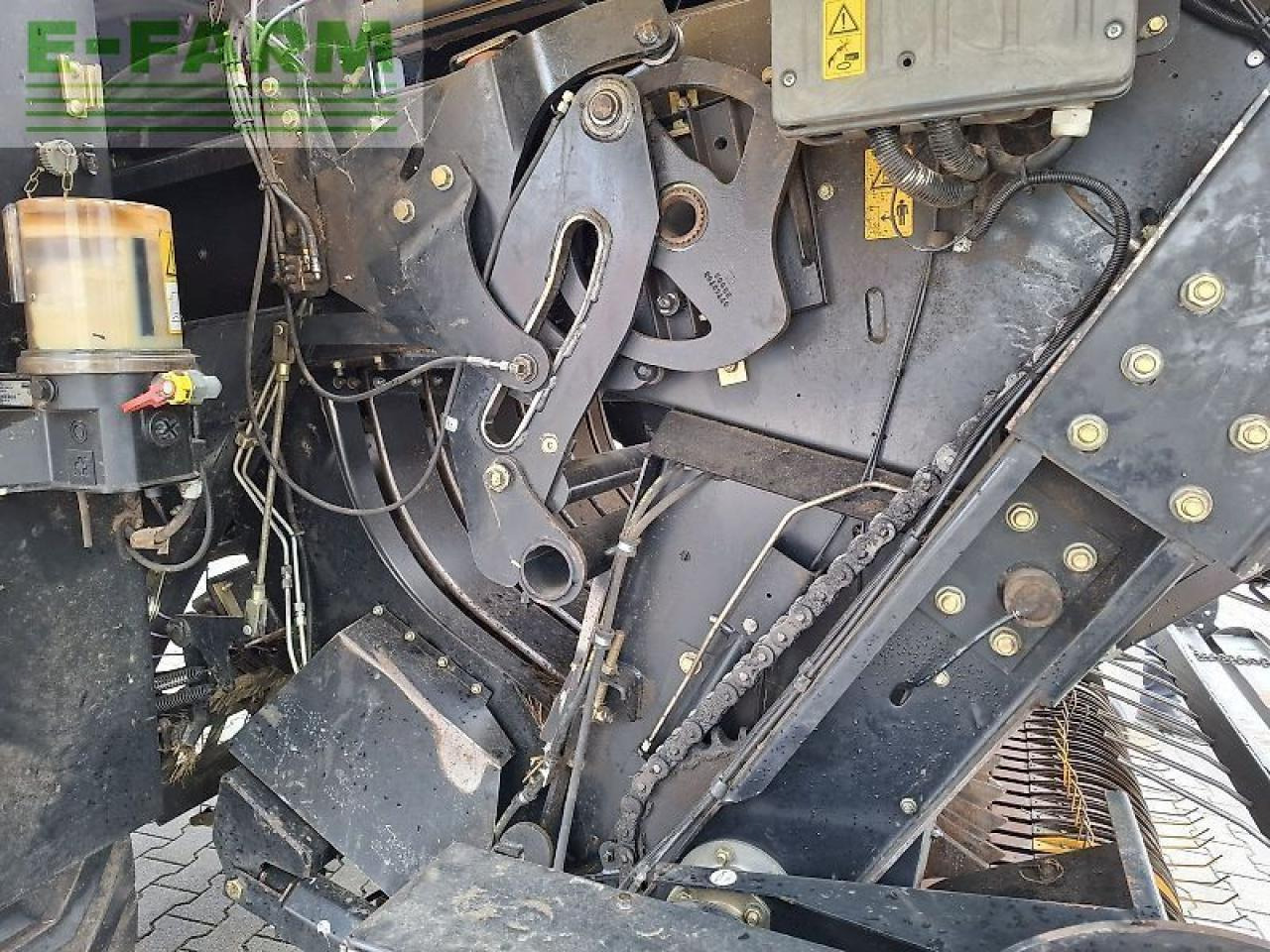 Presse à balles cubiques New Holland bb 9070: photos 14