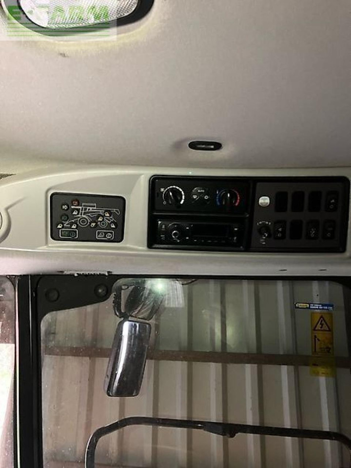 New Holland cr 8.80 - Moissonneuse-batteuse: photos 3 New Holland cr 8.80 - Moissonneuse-batteuse: photos 3