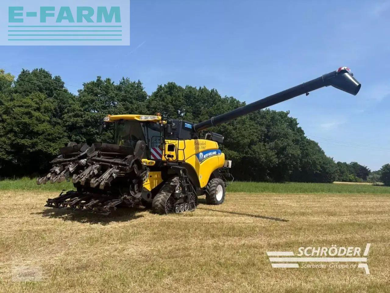 New Holland cr 8080 + schneidwerk + maispflücker - Moissonneuse-batteuse: photos 3 New Holland cr 8080 + schneidwerk + maispflücker - Moissonneuse-batteuse: photos 3