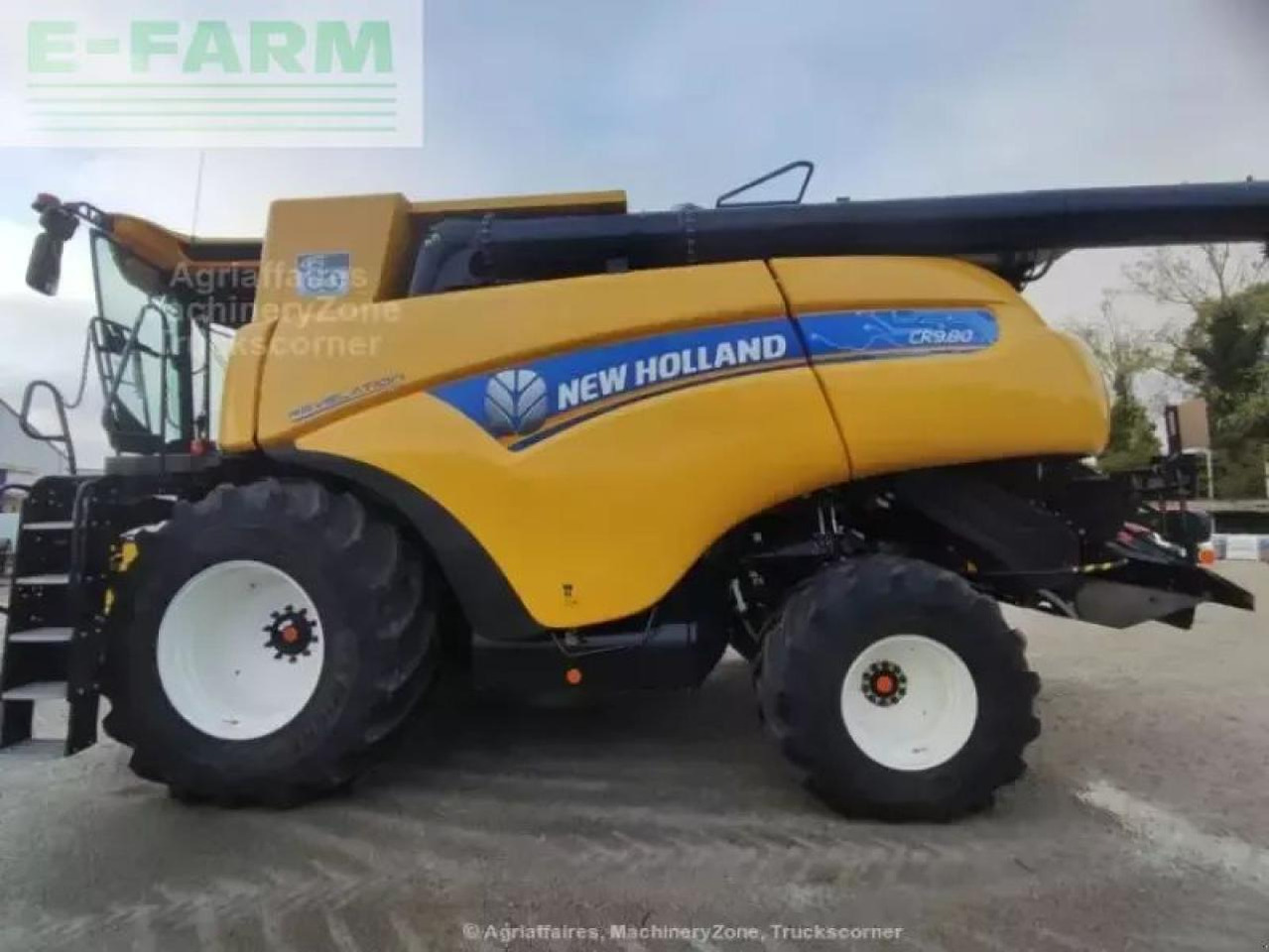 New Holland cr 9.80 - Moissonneuse-batteuse: photos 1 New Holland cr 9.80 - Moissonneuse-batteuse: photos 1