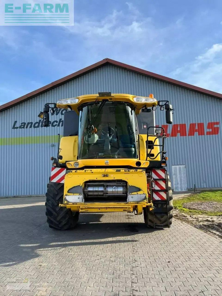 New Holland cr 9070 - Moissonneuse-batteuse: photos 2 New Holland cr 9070 - Moissonneuse-batteuse: photos 2