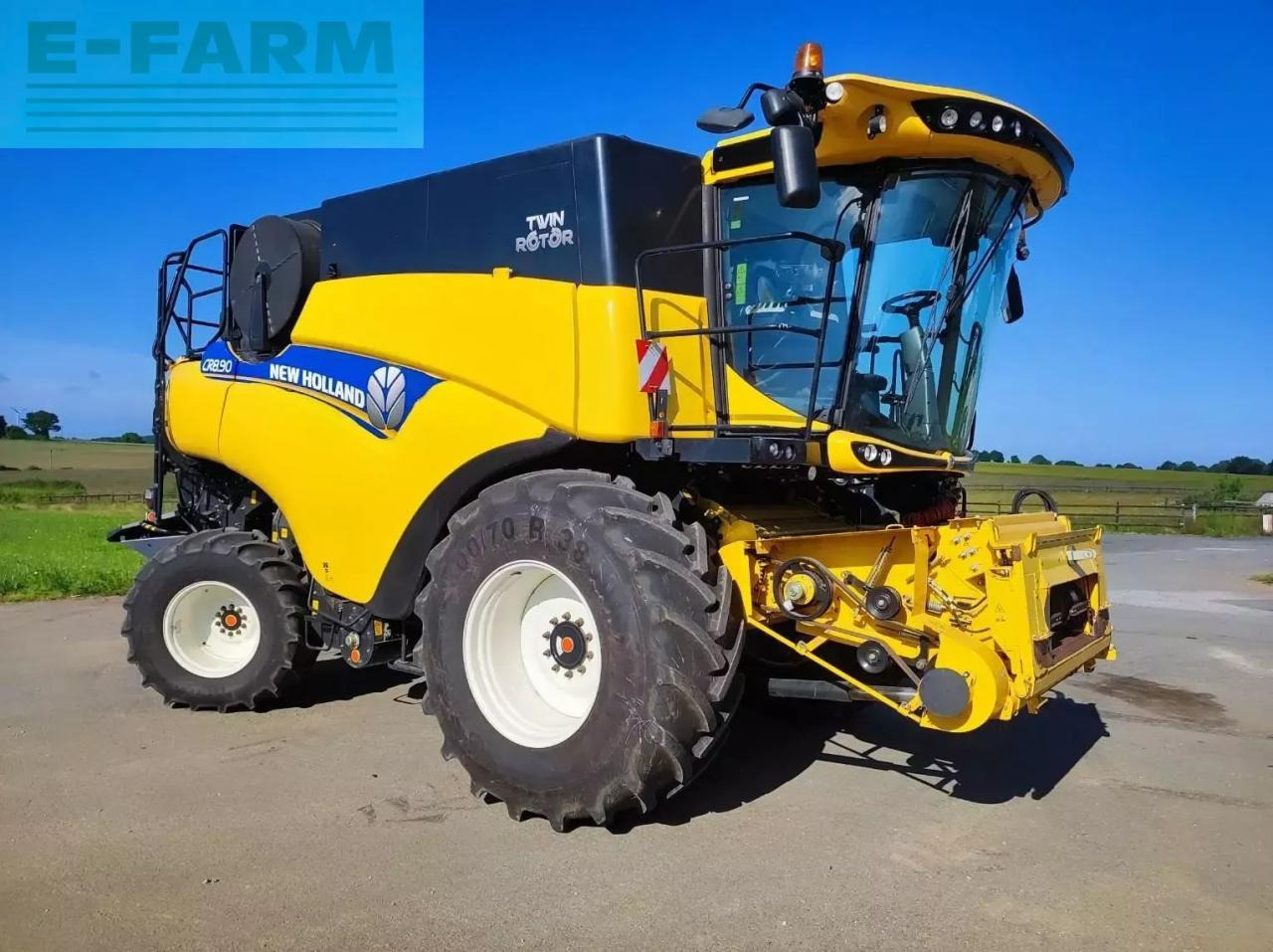 New Holland cr8.90 - Moissonneuse-batteuse: photos 2 New Holland cr8.90 - Moissonneuse-batteuse: photos 2