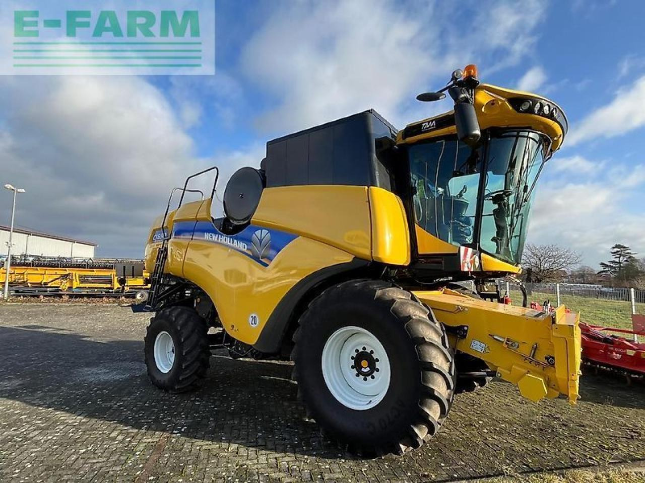 New Holland cx 6.90 schüttler + 25ft sw + sww - Moissonneuse-batteuse: photos 4 New Holland cx 6.90 schüttler + 25ft sw + sww - Moissonneuse-batteuse: photos 4