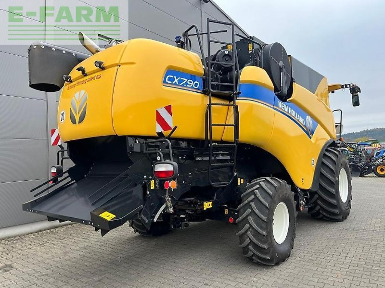 New Holland cx 7.90 - Moissonneuse-batteuse: photos 4 New Holland cx 7.90 - Moissonneuse-batteuse: photos 4