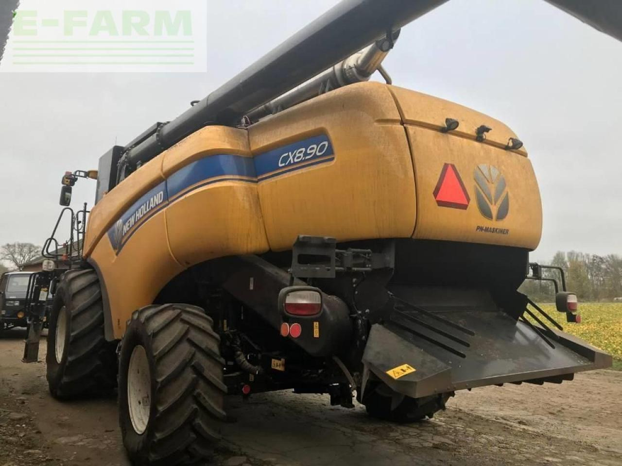 New Holland cx 8.90 slh - Moissonneuse-batteuse: photos 4 New Holland cx 8.90 slh - Moissonneuse-batteuse: photos 4
