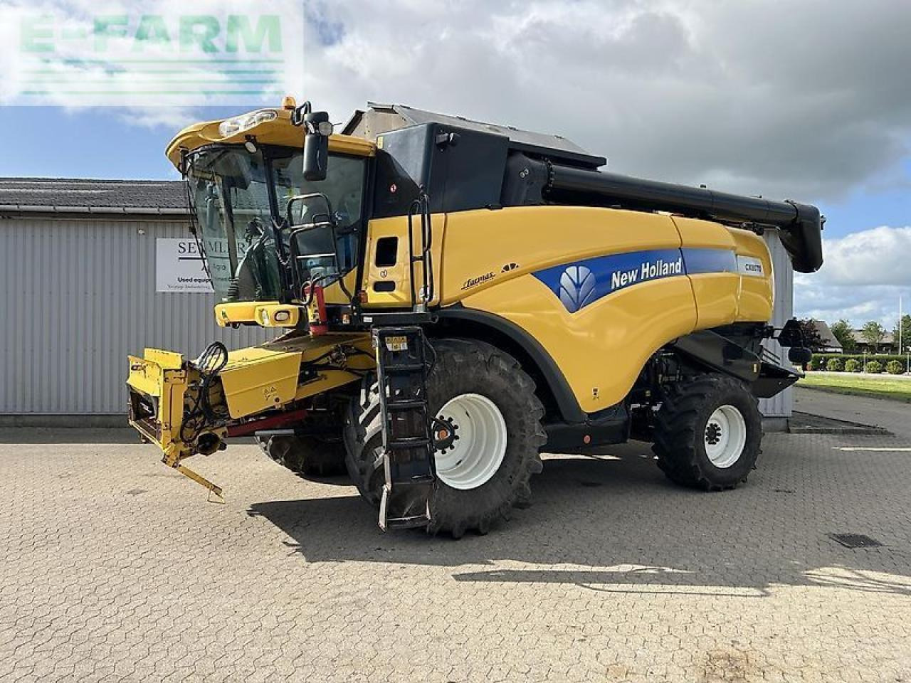 New Holland cx 8070 - Moissonneuse-batteuse: photos 1 New Holland cx 8070 - Moissonneuse-batteuse: photos 1