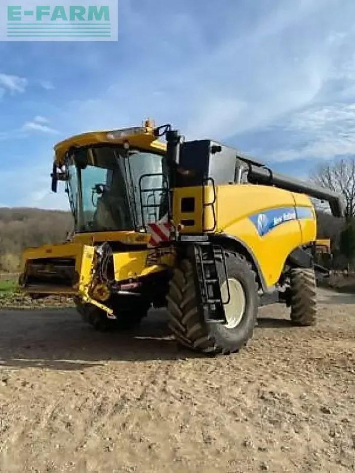 New Holland cx 8090 - Moissonneuse-batteuse: photos 1 New Holland cx 8090 - Moissonneuse-batteuse: photos 1