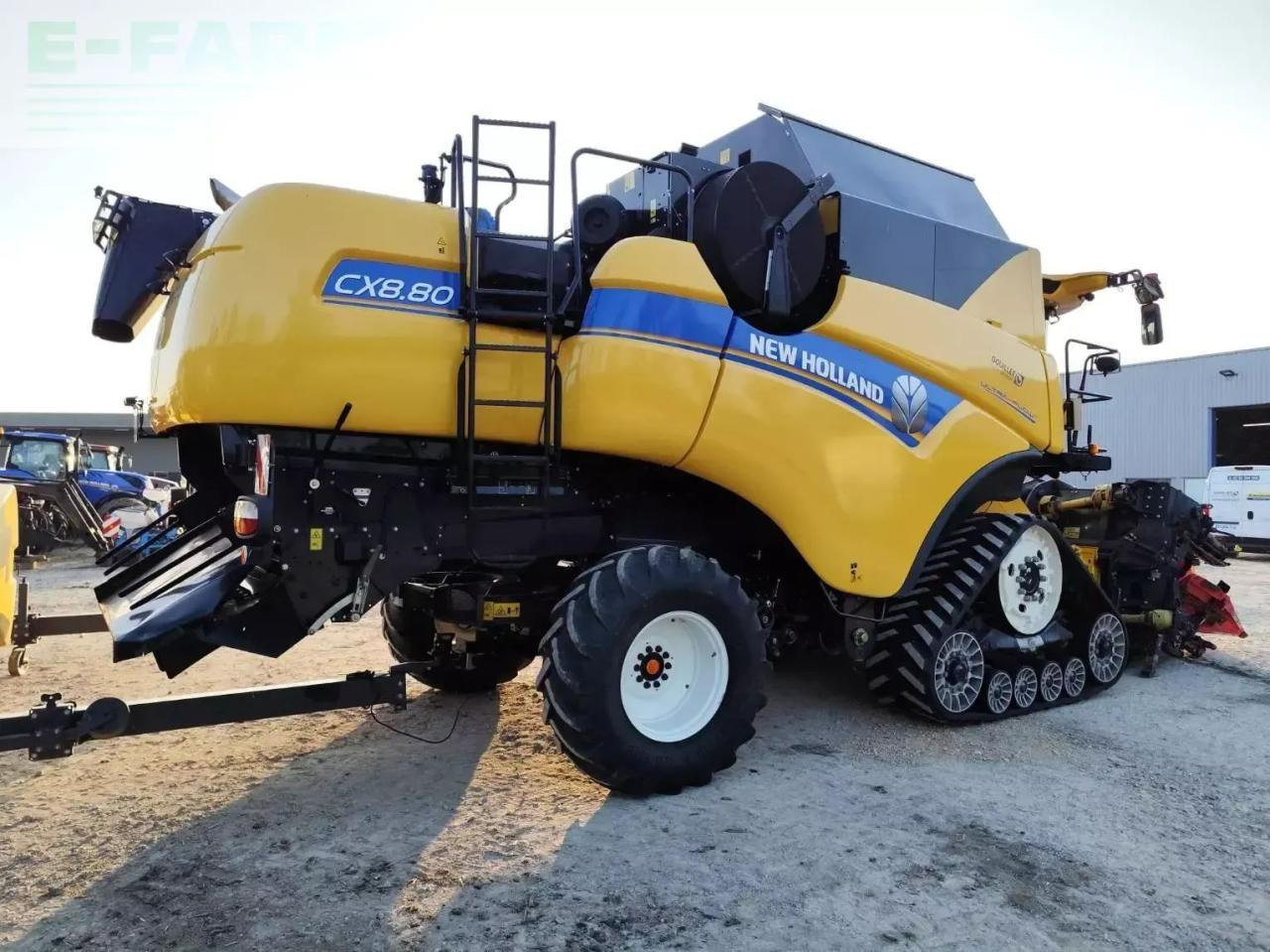 New Holland cx8.80smarttrax - Moissonneuse-batteuse: photos 2 New Holland cx8.80smarttrax - Moissonneuse-batteuse: photos 2