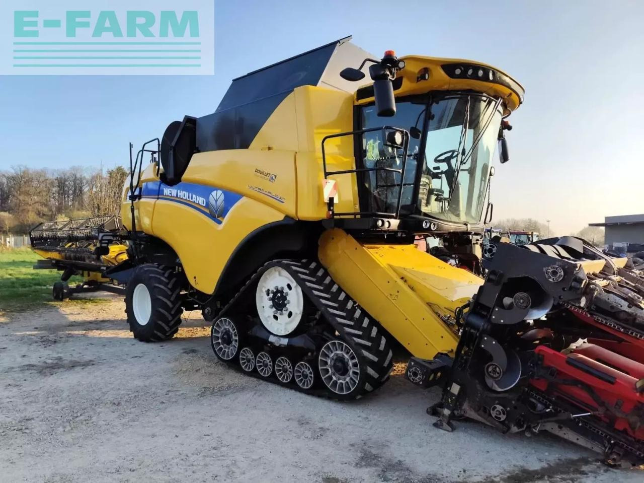 New Holland cx8.80smarttrax - Moissonneuse-batteuse: photos 4 New Holland cx8.80smarttrax - Moissonneuse-batteuse: photos 4