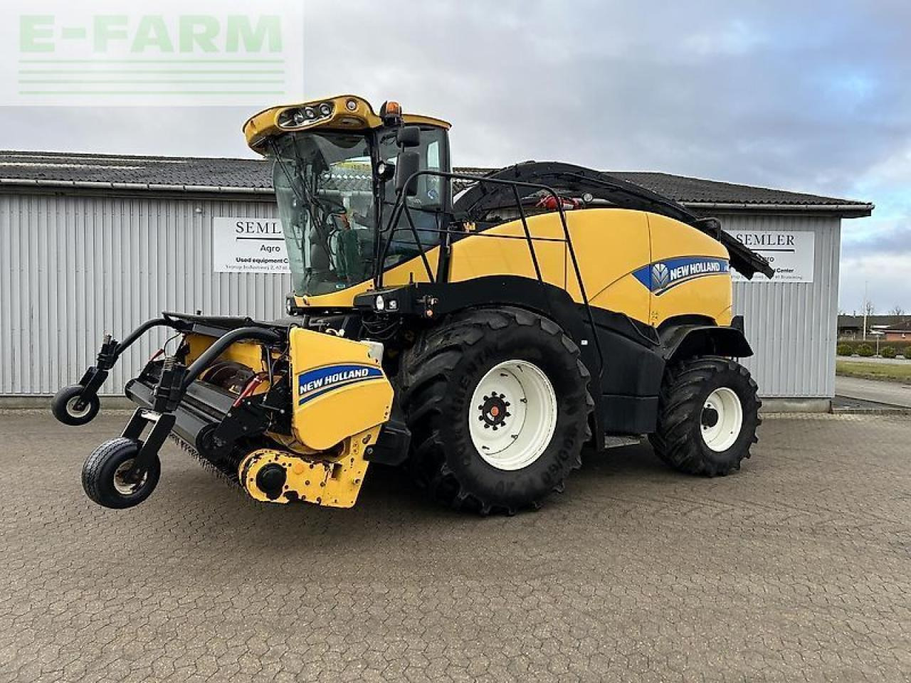 New Holland fr 600 - Ensileuse: photos 1 New Holland fr 600 - Ensileuse: photos 1