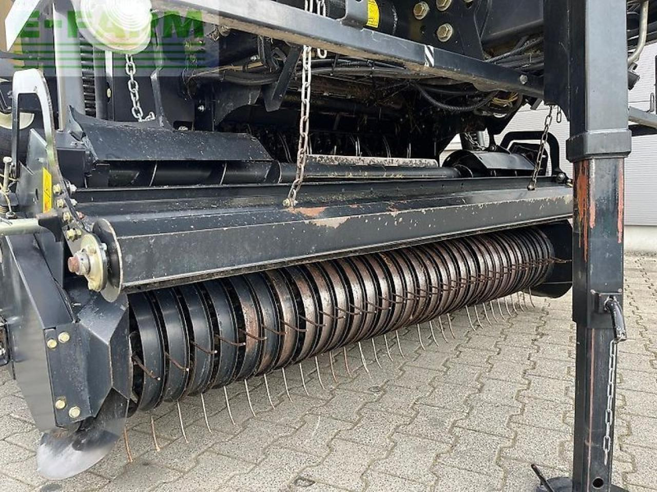 New Holland rb 180 c - Presse à balles cubiques: photos 5 New Holland rb 180 c - Presse à balles cubiques: photos 5