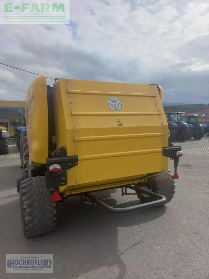 New Holland roll bar 125 - Presse à balles cubiques: photos 2 New Holland roll bar 125 - Presse à balles cubiques: photos 2