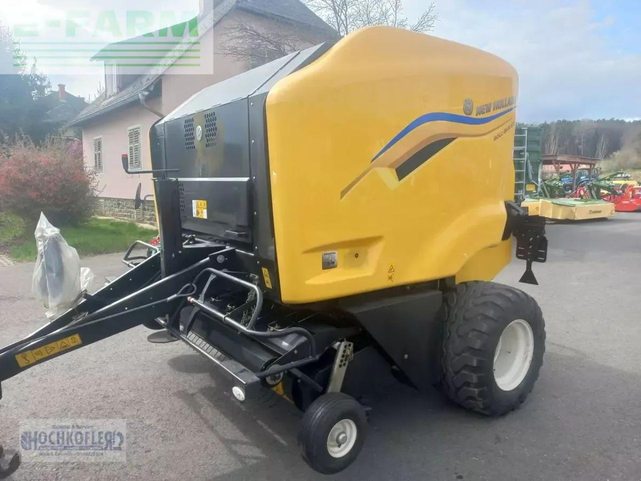 New Holland roll bar 125 - Presse à balles cubiques: photos 1 New Holland roll bar 125 - Presse à balles cubiques: photos 1