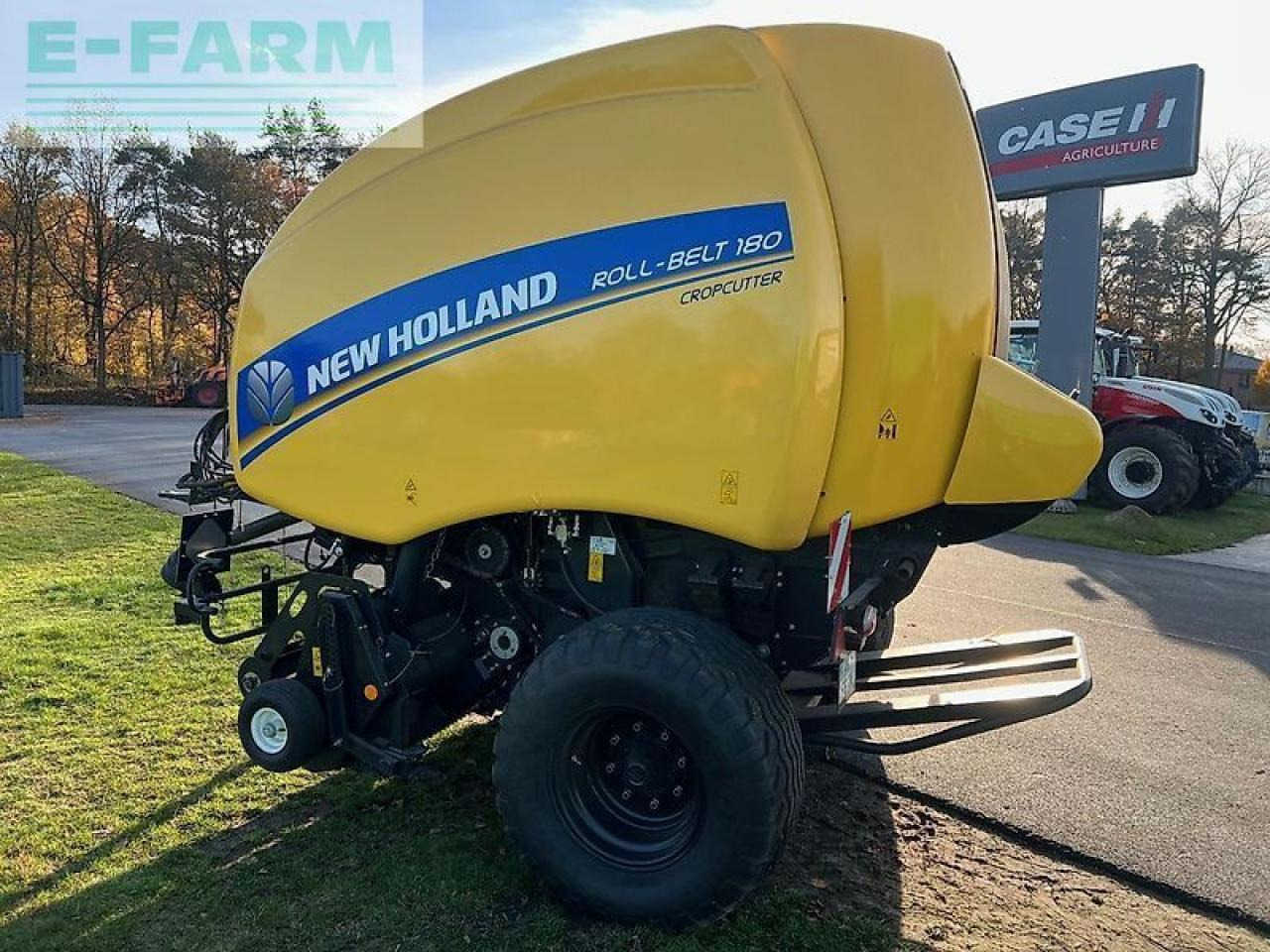 New Holland roll belt 180 cropcutter - Presse à balles cubiques: photos 4 New Holland roll belt 180 cropcutter - Presse à balles cubiques: photos 4