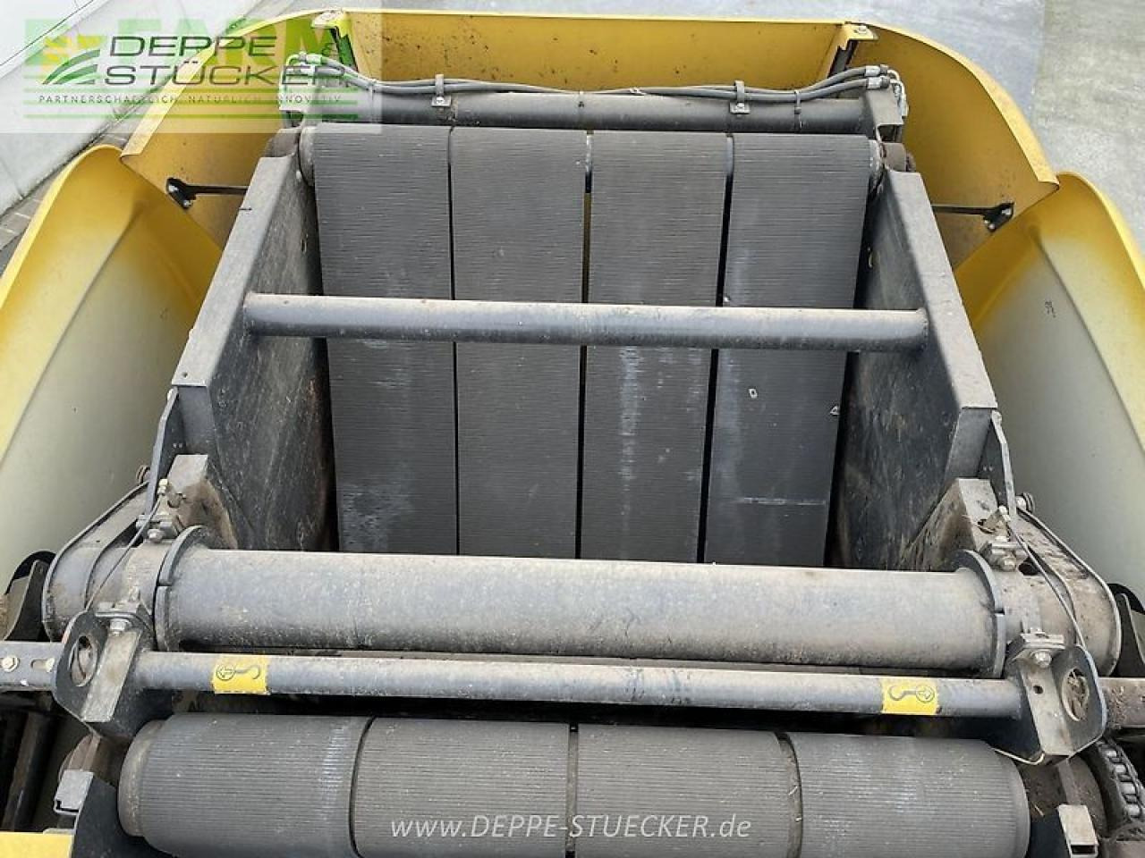 New Holland roll belt 180 cropcutter - Presse à balles cubiques: photos 3 New Holland roll belt 180 cropcutter - Presse à balles cubiques: photos 3