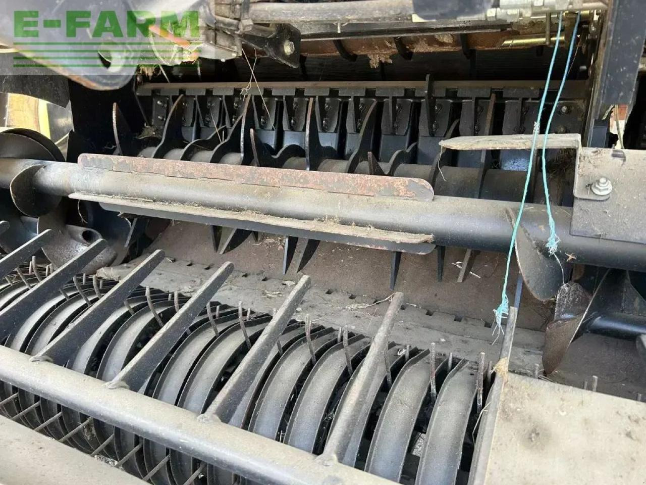 New Holland roll-belt180 - Presse à balles cubiques: photos 5 New Holland roll-belt180 - Presse à balles cubiques: photos 5