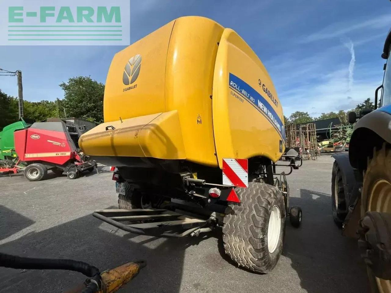 New Holland roll-belt180 - Presse à balles cubiques: photos 3 New Holland roll-belt180 - Presse à balles cubiques: photos 3