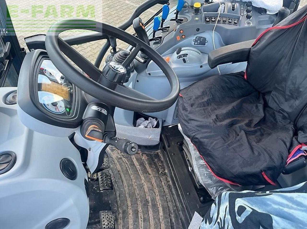 Tracteur agricole New Holland t 5.120 ec EC: photos 6