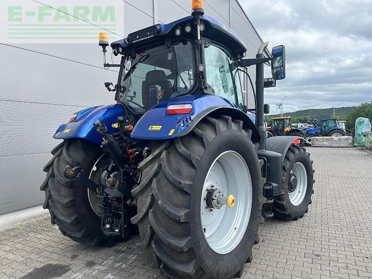 New Holland t 7.225 ac - Tracteur agricole: photos 3 New Holland t 7.225 ac - Tracteur agricole: photos 3