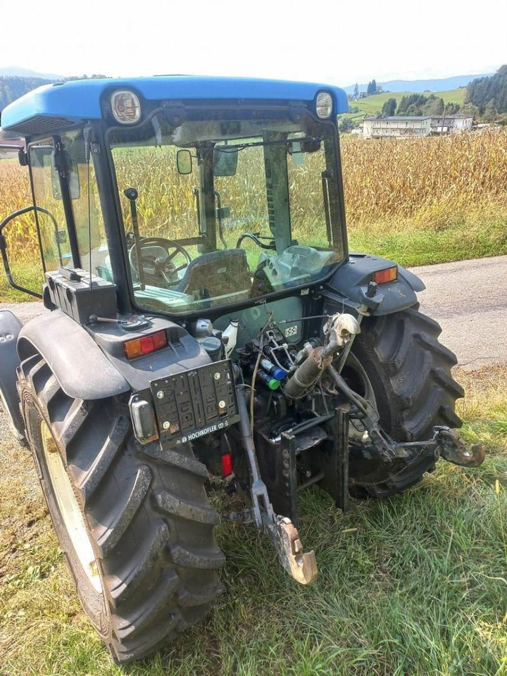 New Holland t4020 deluxe Deluxe - Tracteur agricole: photos 4 New Holland t4020 deluxe Deluxe - Tracteur agricole: photos 4