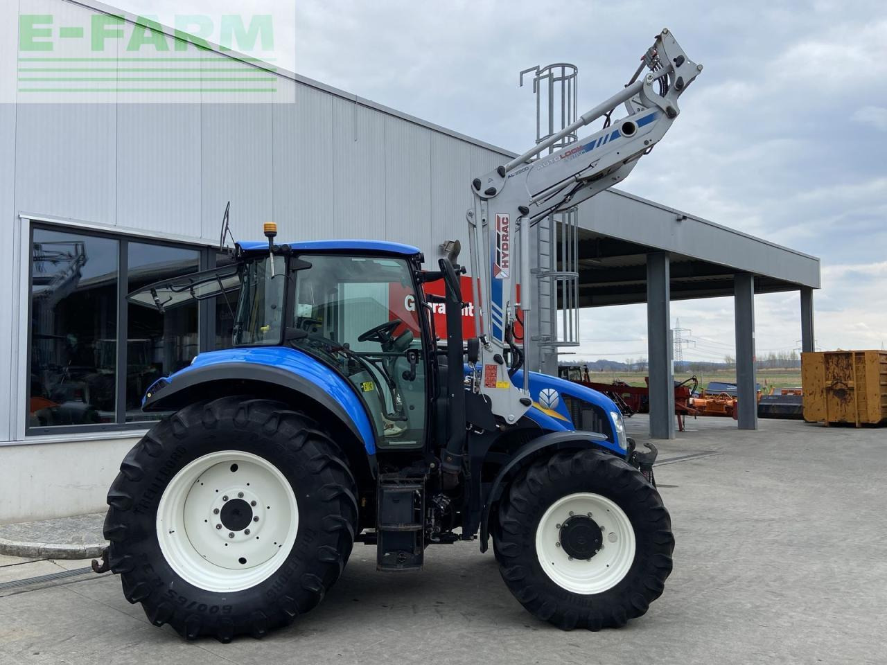 Tracteur agricole New Holland t5.105 electro command: photos 12