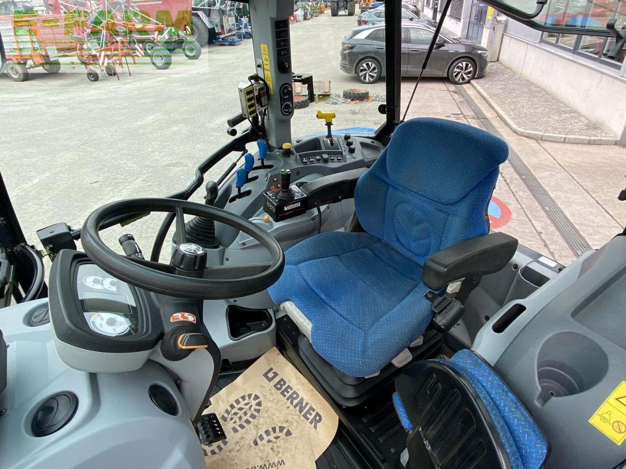 Tracteur agricole New Holland t5.105 electro command: photos 14