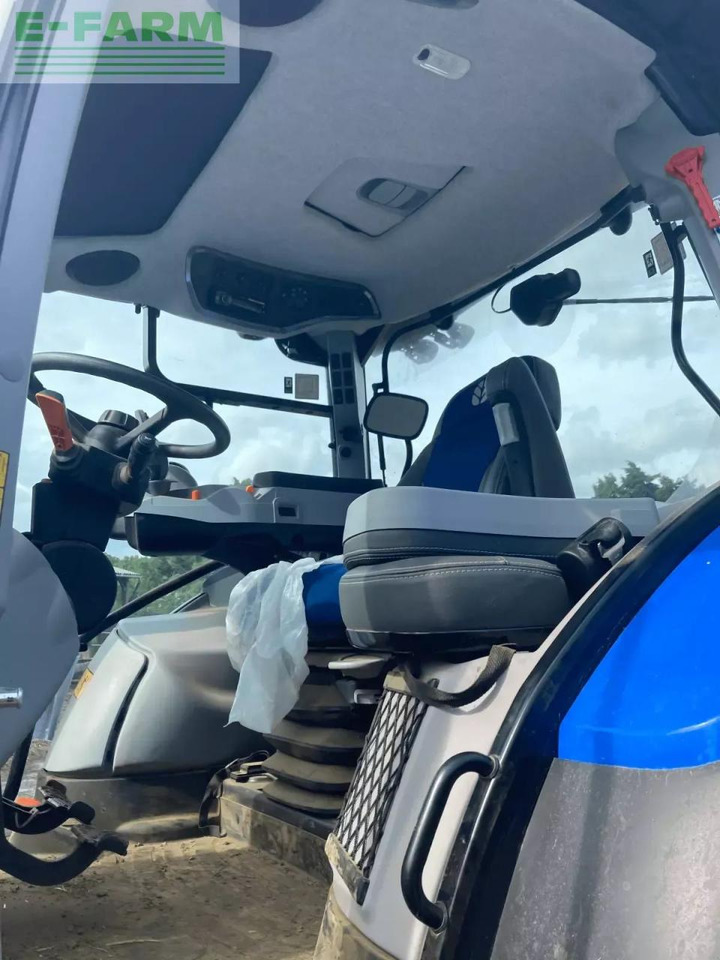 New Holland t5.120 dynamic command - Tracteur agricole: photos 3 New Holland t5.120 dynamic command - Tracteur agricole: photos 3