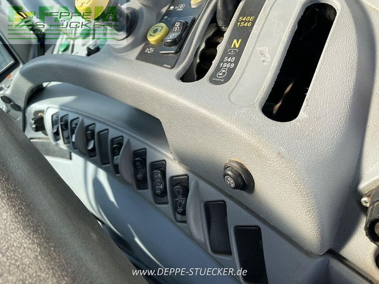 Tracteur agricole New Holland t6.180: photos 11 Tracteur agricole New Holland t6.180: photos 11