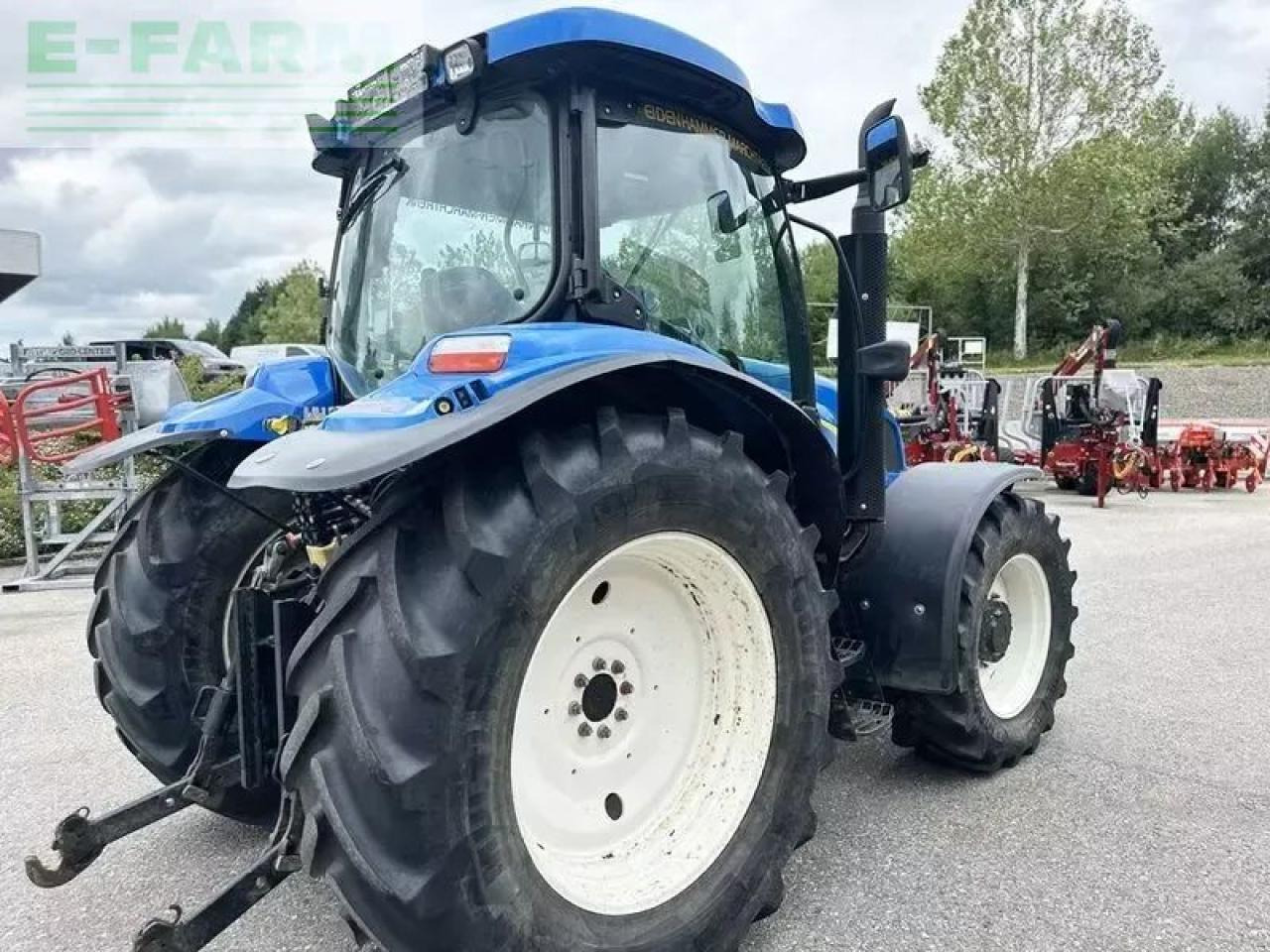 New Holland t6020 elite Elite - Tracteur agricole: photos 3 New Holland t6020 elite Elite - Tracteur agricole: photos 3