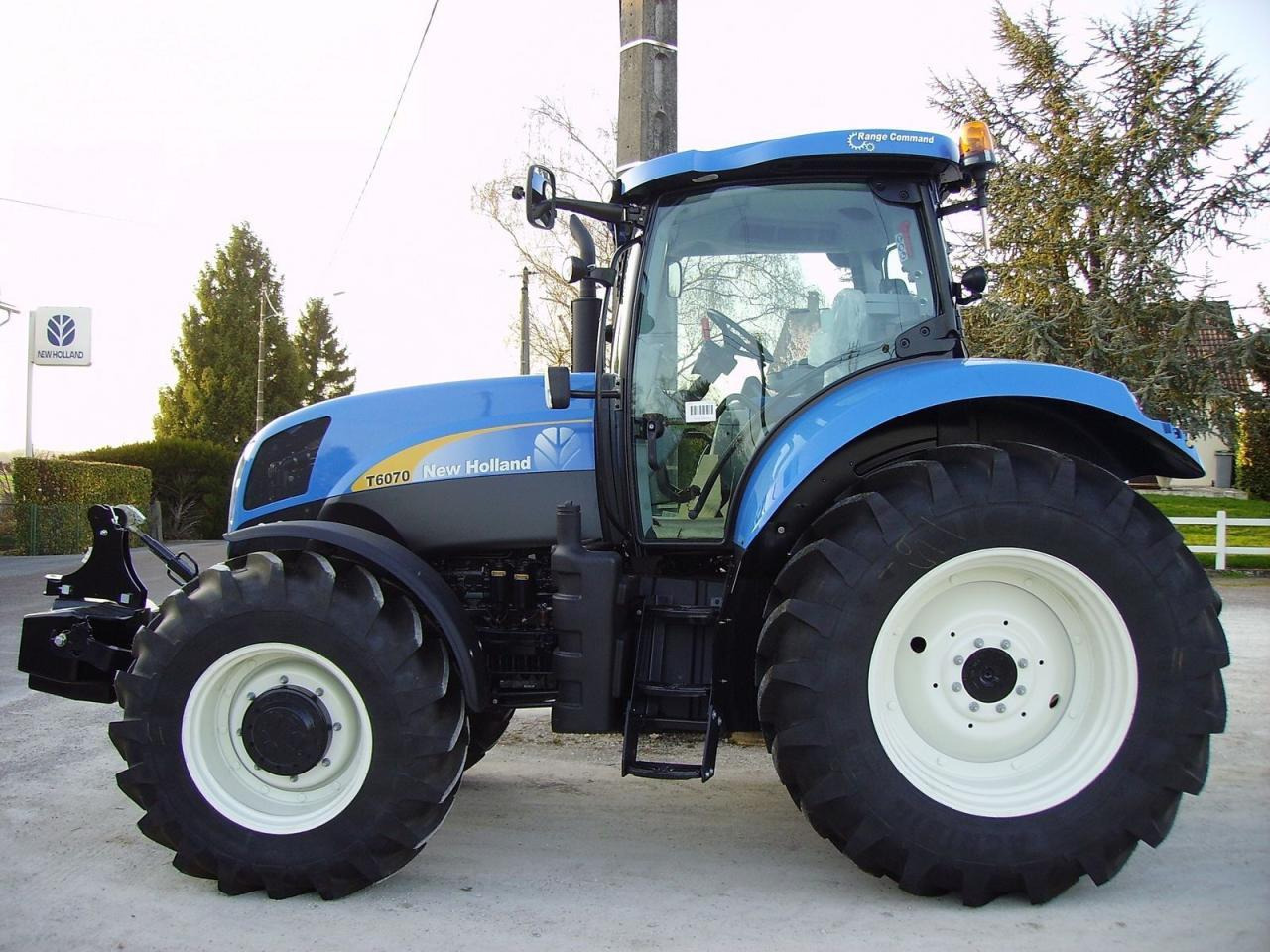 New Holland t6070 range & power command - Tracteur agricole: photos 1 New Holland t6070 range & power command - Tracteur agricole: photos 1