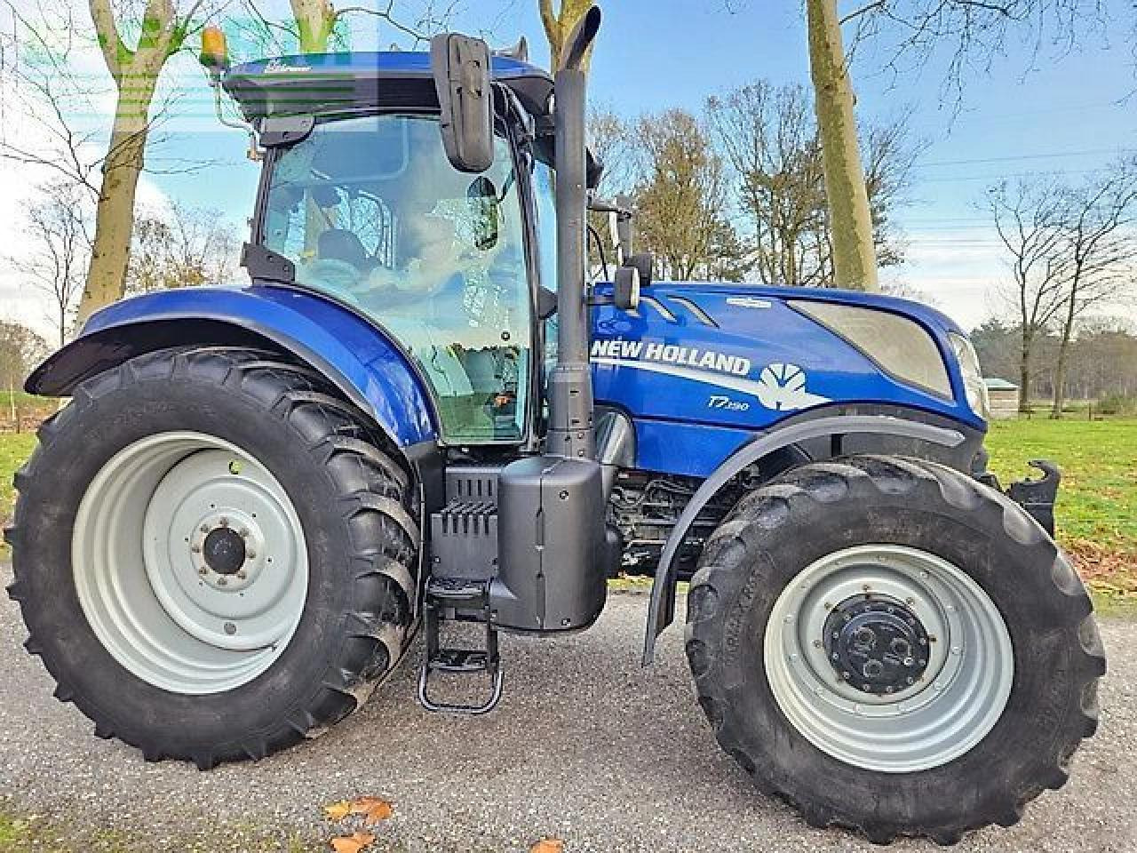 New Holland t7.190 ac ( t7.225 t7.175 t7.165 ) bleu power - Tracteur agricole: photos 1 New Holland t7.190 ac ( t7.225 t7.175 t7.165 ) bleu power - Tracteur agricole: photos 1