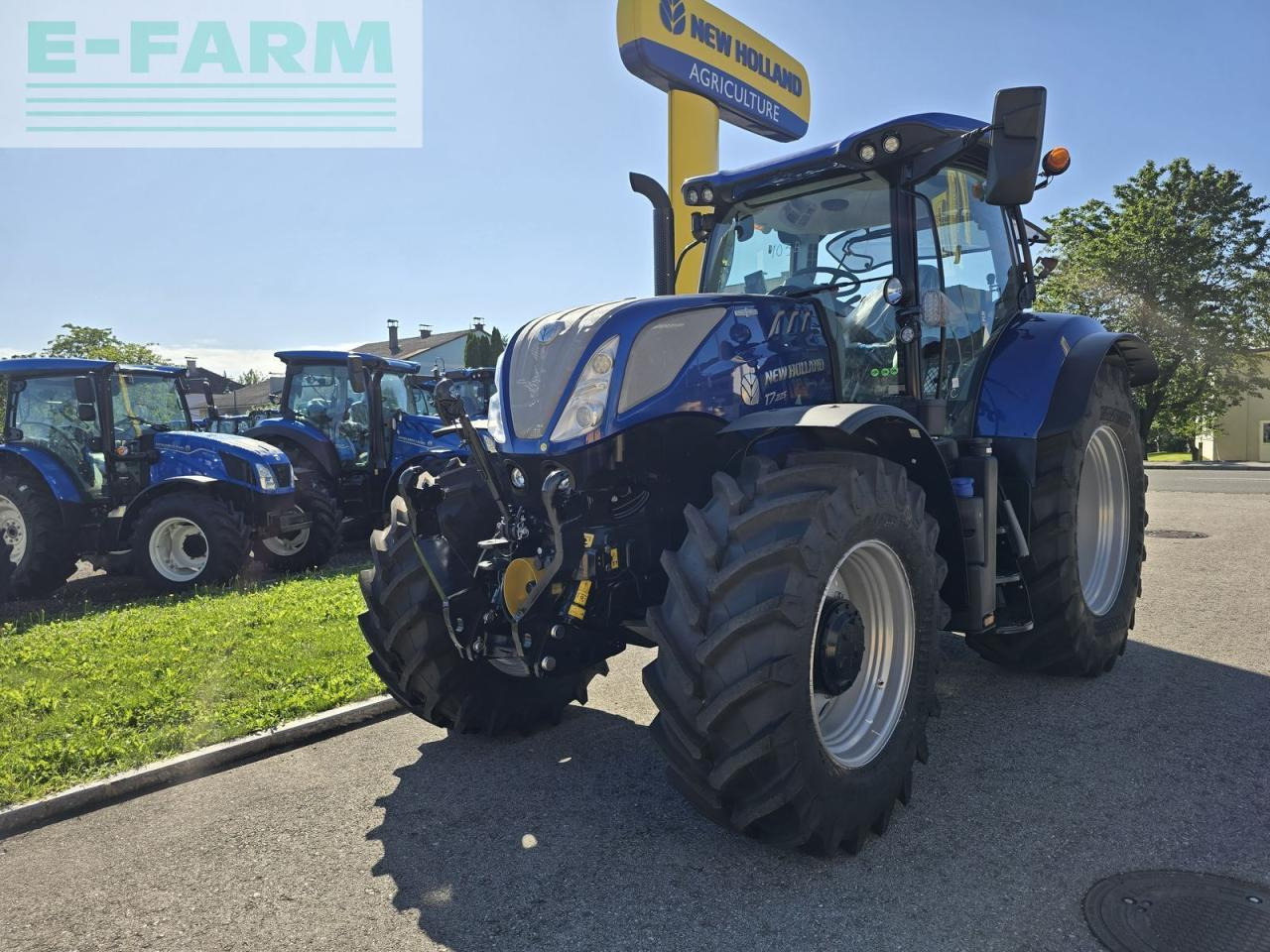 New Holland t7.225 auto command sidewinder ii (stage v) - Tracteur agricole: photos 1 New Holland t7.225 auto command sidewinder ii (stage v) - Tracteur agricole: photos 1