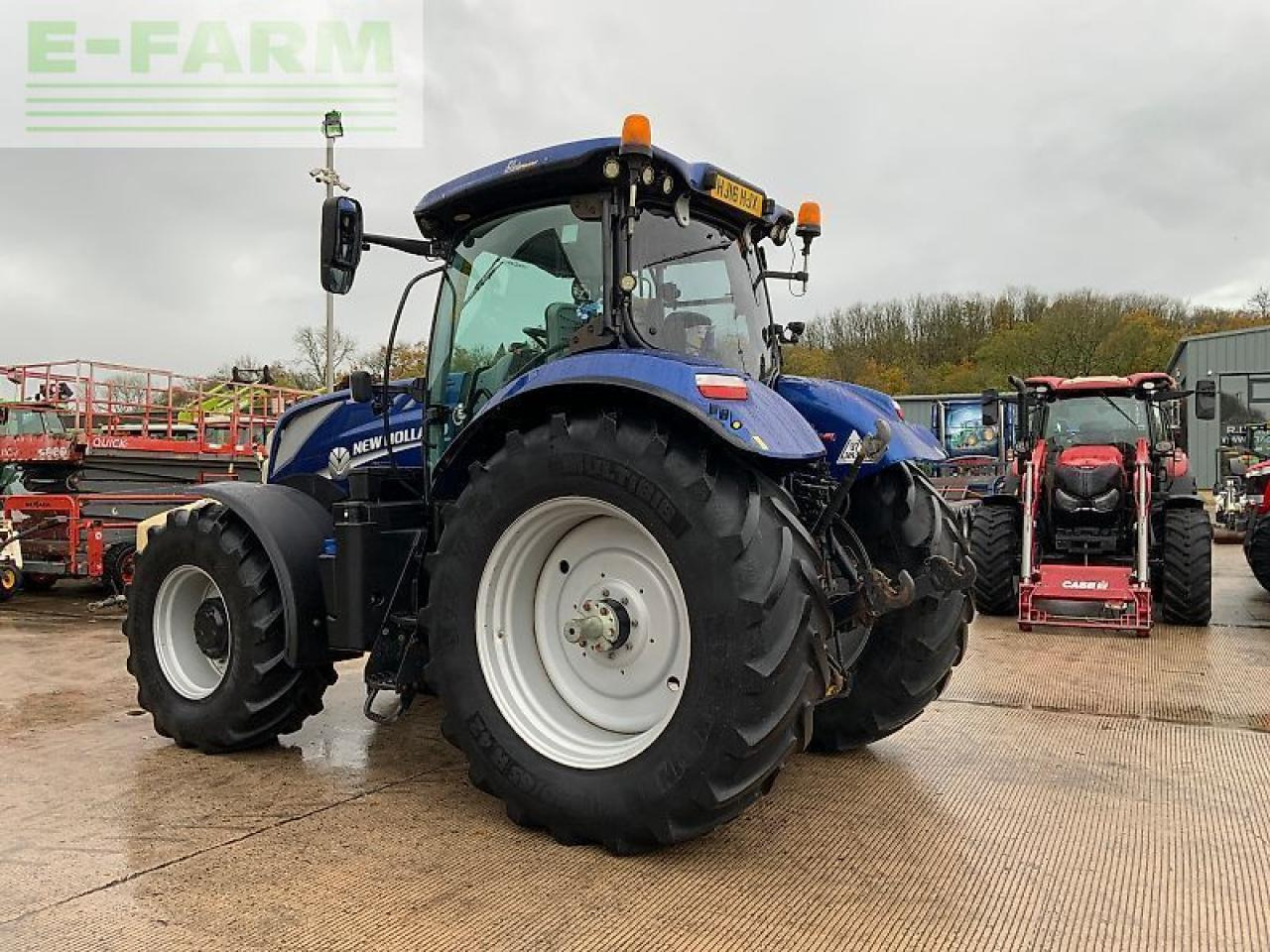 New Holland t7.225 blue power tractor (st25102) - Tracteur agricole: photos 4 New Holland t7.225 blue power tractor (st25102) - Tracteur agricole: photos 4