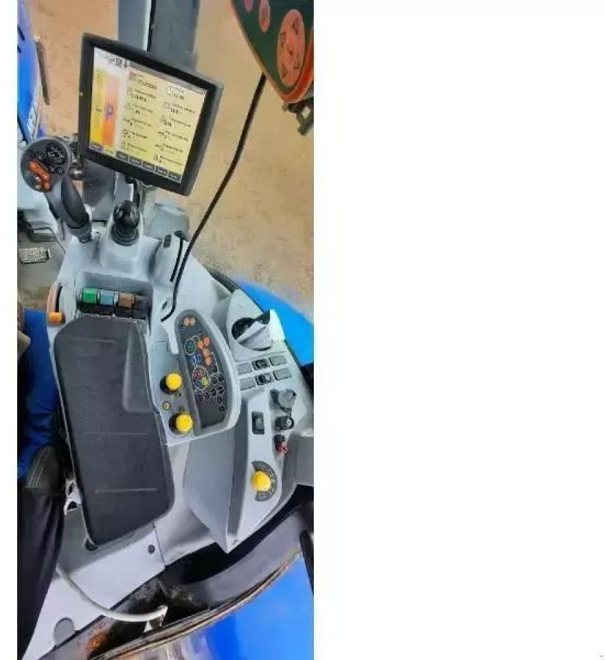 Tracteur agricole New Holland t7-230pc-sw: photos 9