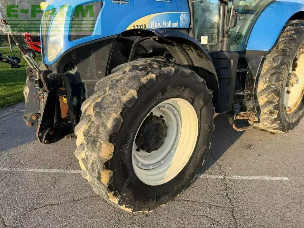 New Holland t7070 6.7l - Tracteur agricole: photos 5 New Holland t7070 6.7l - Tracteur agricole: photos 5