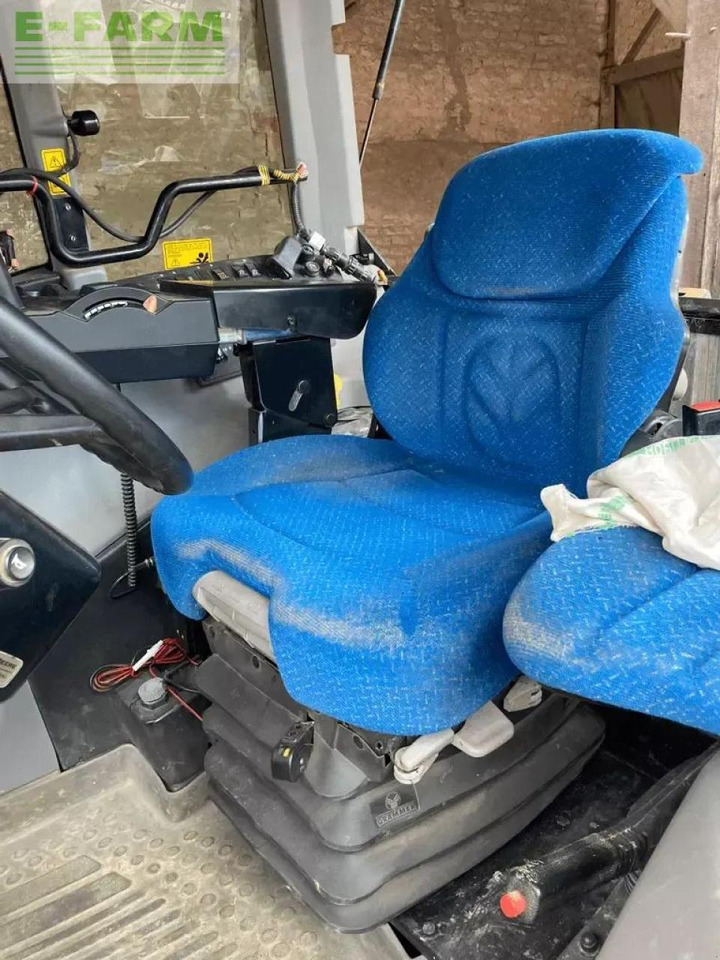 New Holland t7550 auto command - Tracteur agricole: photos 2 New Holland t7550 auto command - Tracteur agricole: photos 2
