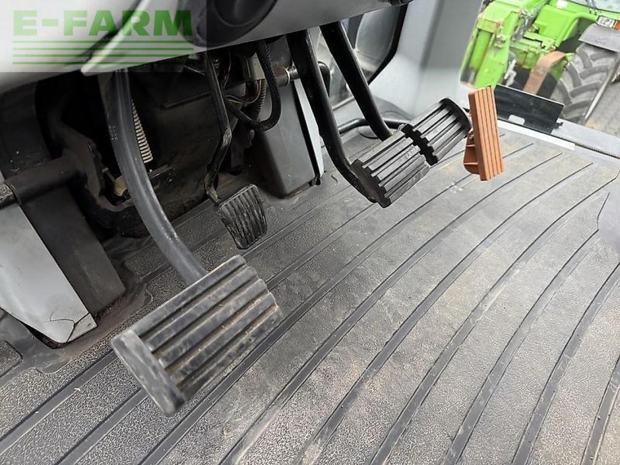 Tracteur agricole New Holland t8.330 ultra command: photos 17