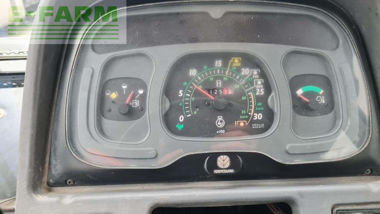 New Holland tl100 (4wd) - Tracteur agricole: photos 2 New Holland tl100 (4wd) - Tracteur agricole: photos 2