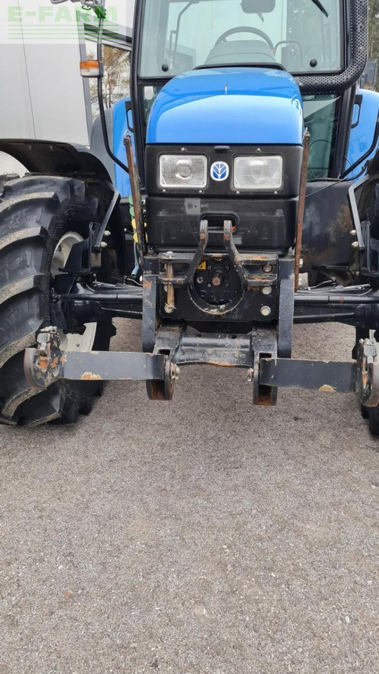 New Holland tl100 (4wd) - Tracteur agricole: photos 5 New Holland tl100 (4wd) - Tracteur agricole: photos 5