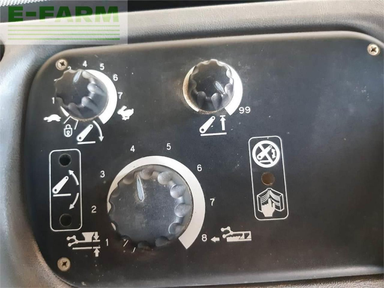 New Holland ts90 - Tracteur agricole: photos 4 New Holland ts90 - Tracteur agricole: photos 4