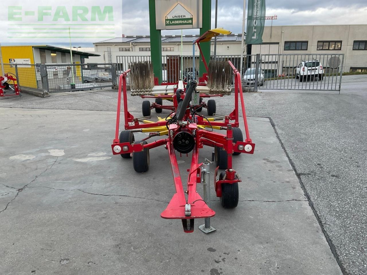 Pöttinger Top 611 - Faneuse: photos 3 Pöttinger Top 611 - Faneuse: photos 3