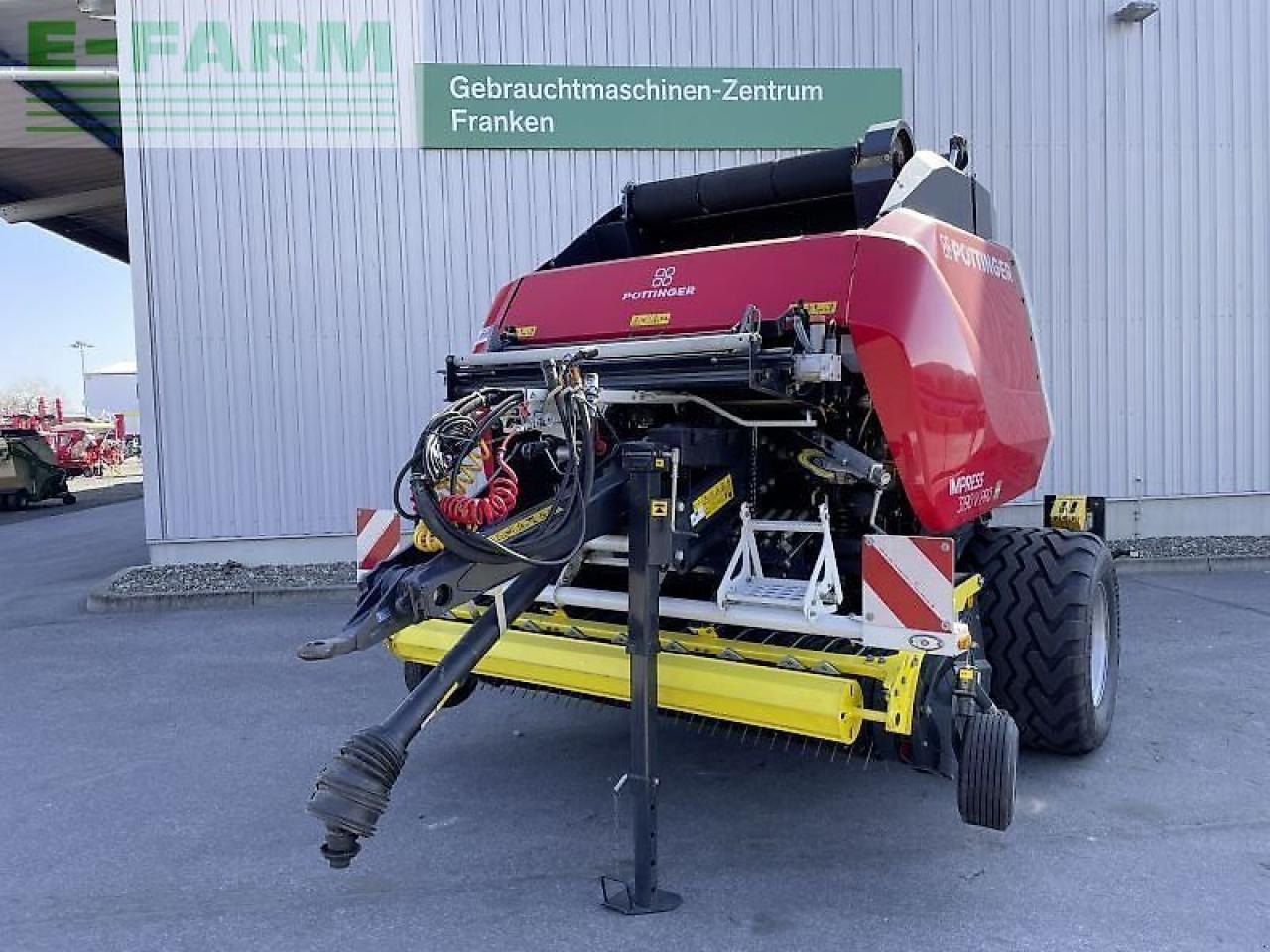 Pöttinger impress 3190 v pro - Presse à balles cubiques: photos 1 Pöttinger impress 3190 v pro - Presse à balles cubiques: photos 1