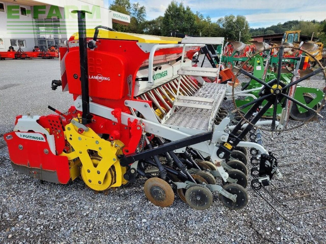 Pöttinger lion 303 classic + vitasem 302 - Combiné de semis: photos 3 Pöttinger lion 303 classic + vitasem 302 - Combiné de semis: photos 3