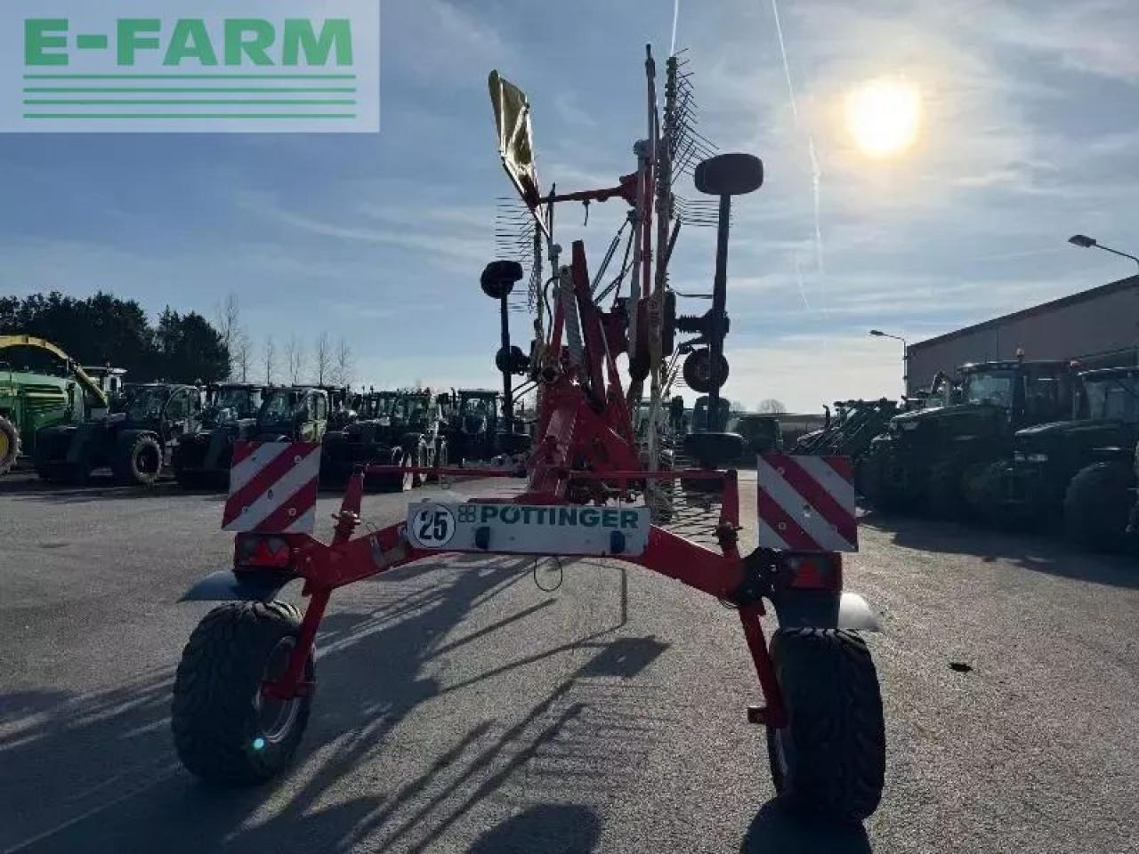 Pöttinger top 812 - Faneuse: photos 4 Pöttinger top 812 - Faneuse: photos 4