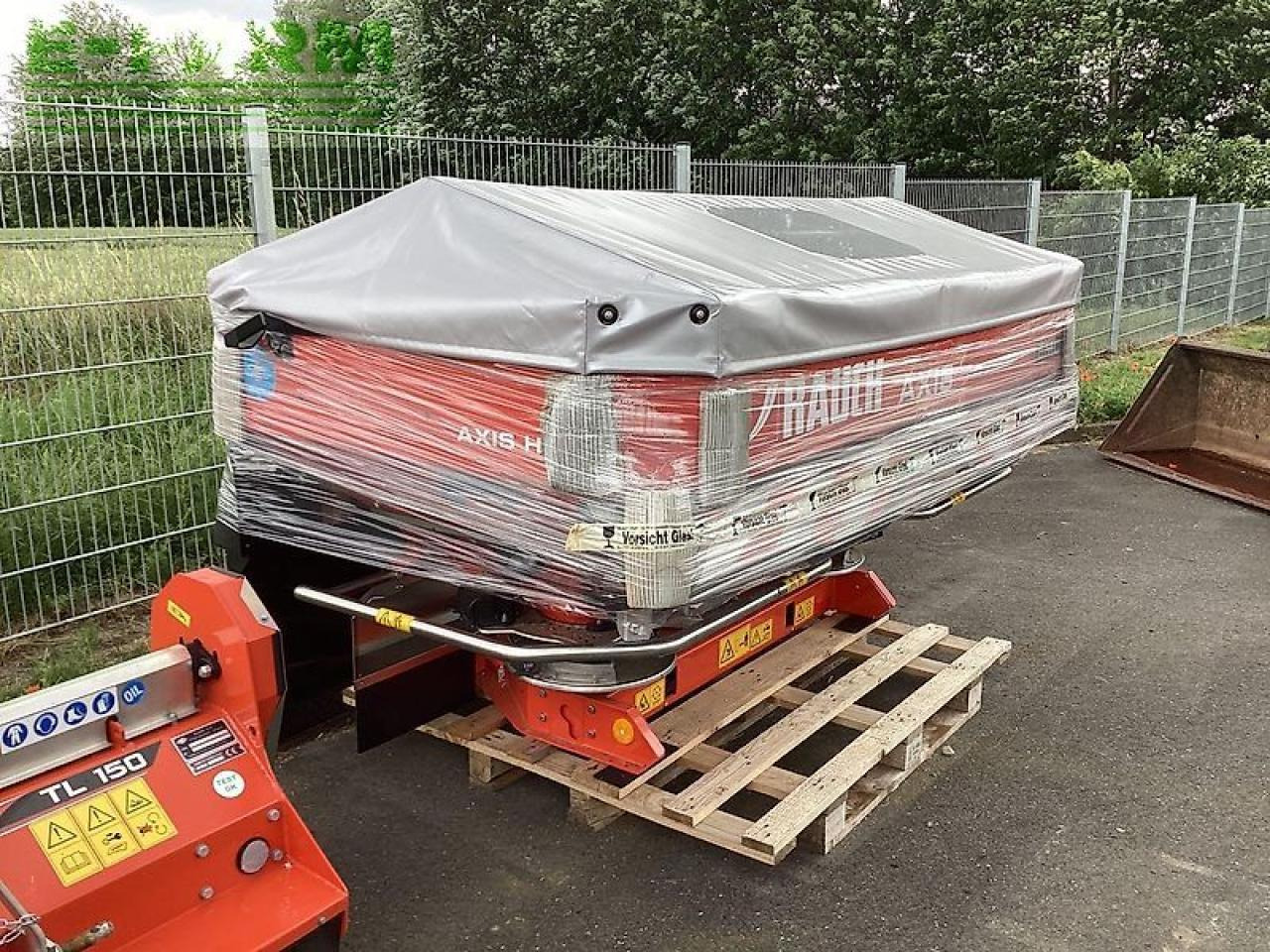 Rauch rauch axis h 30.2 emc+w cci 1200 - Distributeur d'engrais: photos 2 Rauch rauch axis h 30.2 emc+w cci 1200 - Distributeur d'engrais: photos 2