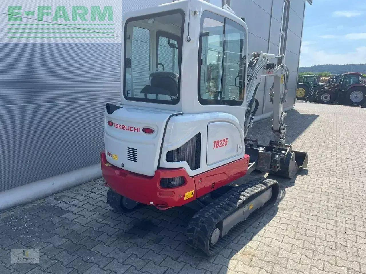 Takeuchi tb 225 v4 - Mini pelle: photos 5 Takeuchi tb 225 v4 - Mini pelle: photos 5