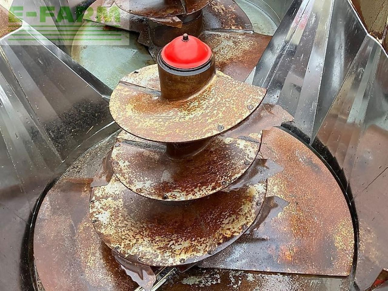 Trioliet solomix 2/2400 vlh-b - Matériel d'élevage: photos 5 Trioliet solomix 2/2400 vlh-b - Matériel d'élevage: photos 5