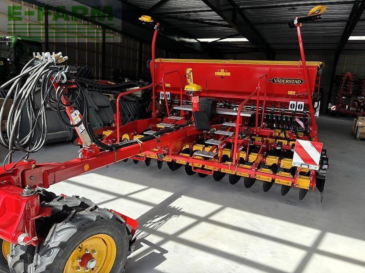 Väderstad rapid 400c - Semoir: photos 1 Väderstad rapid 400c - Semoir: photos 1