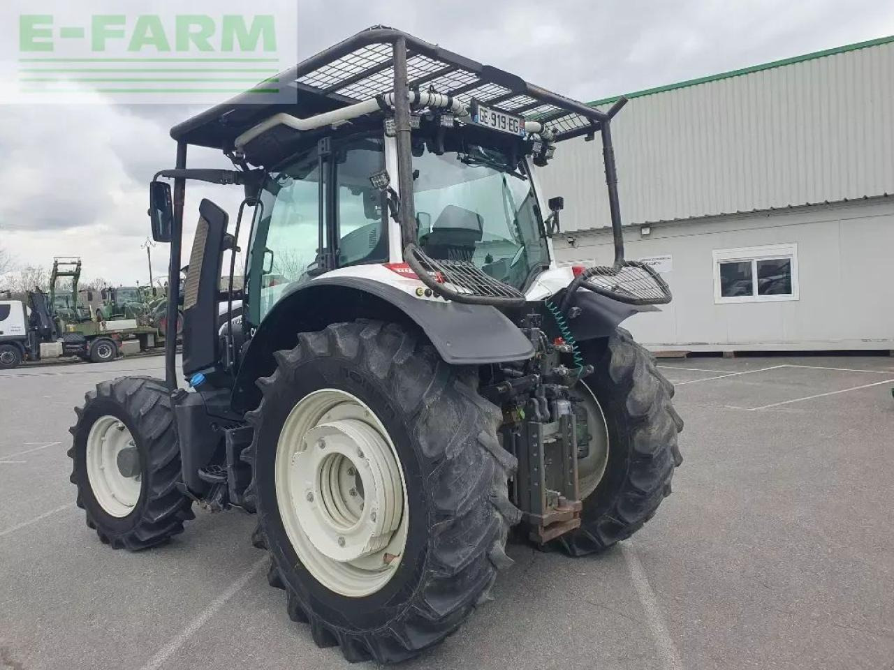 Valtra n 135 direct smarttouch Direct - Tracteur agricole: photos 5 Valtra n 135 direct smarttouch Direct - Tracteur agricole: photos 5