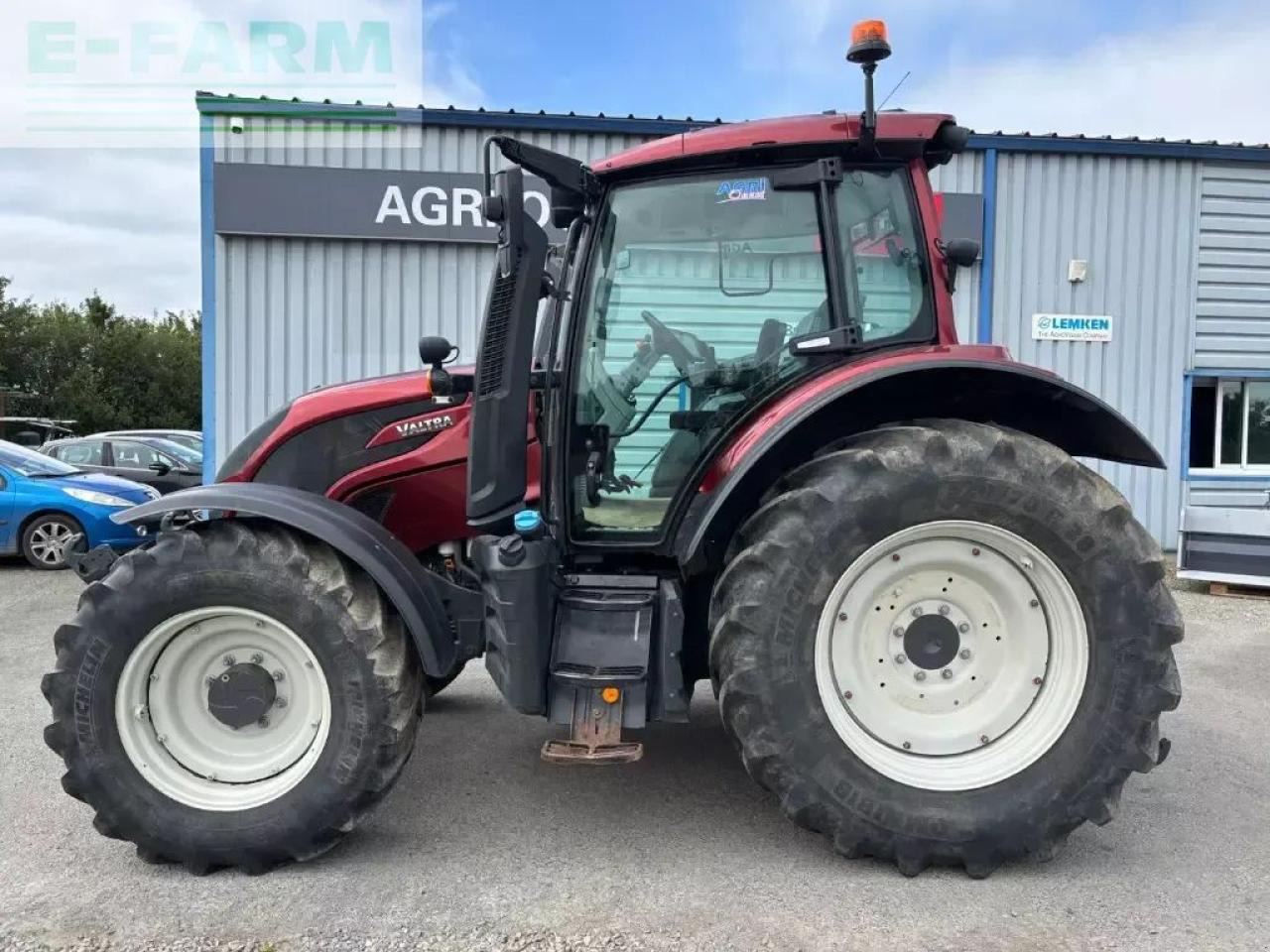 Valtra n134d - Tracteur agricole: photos 1 Valtra n134d - Tracteur agricole: photos 1